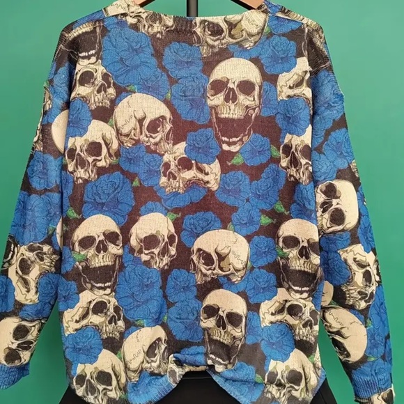 Skull sweater - Picture 4 of 10